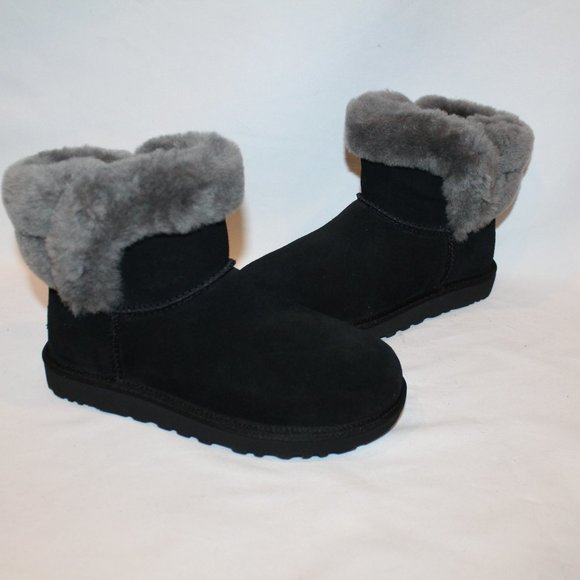 NIB UGG SANIYA MINI SUEDE SHEARLING LINED ANKLE BOOTS BLACK GRAY - Picture 1 of 6